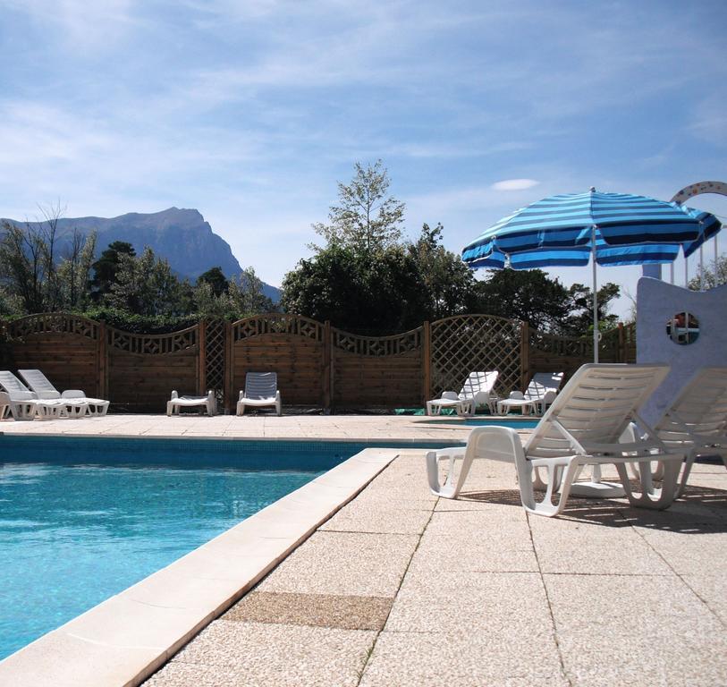 Camping Les Grillons Hotel Embrun Kültér fotó